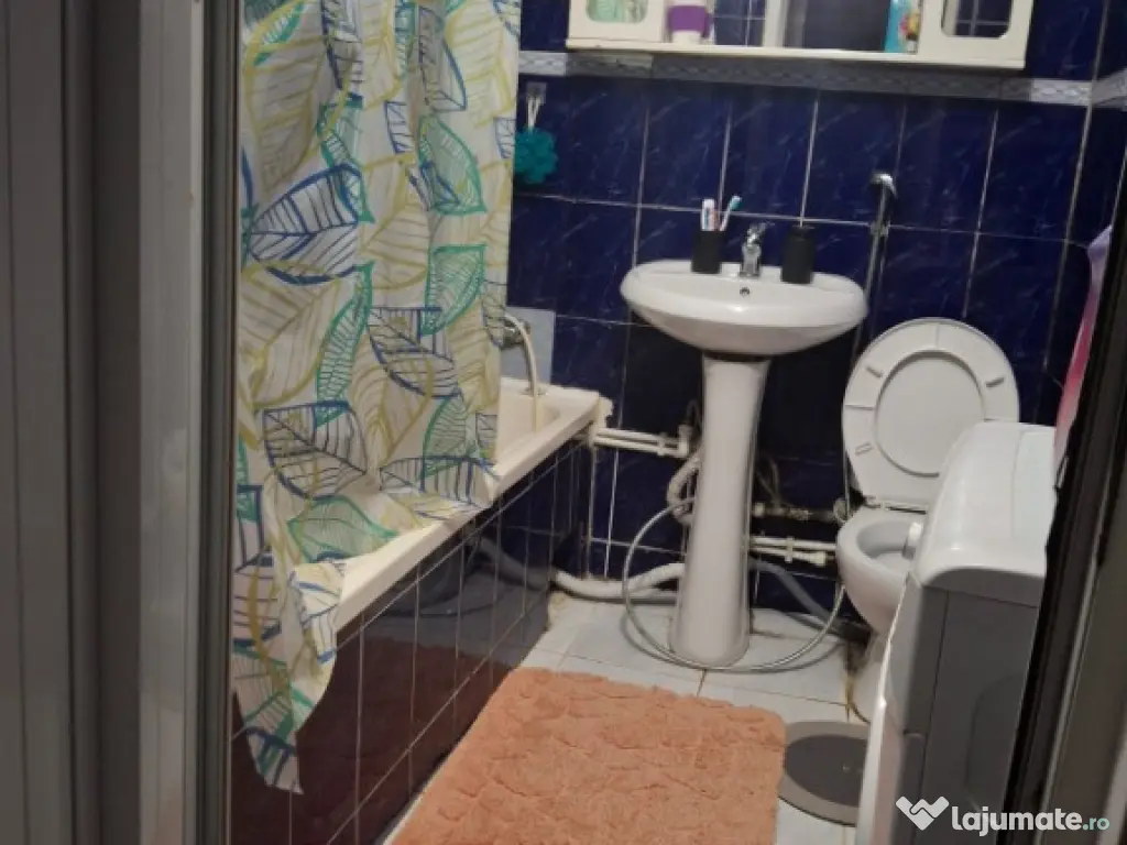 Apartament 3 camere decomandat, et. 3 cu lift, Pacurari 