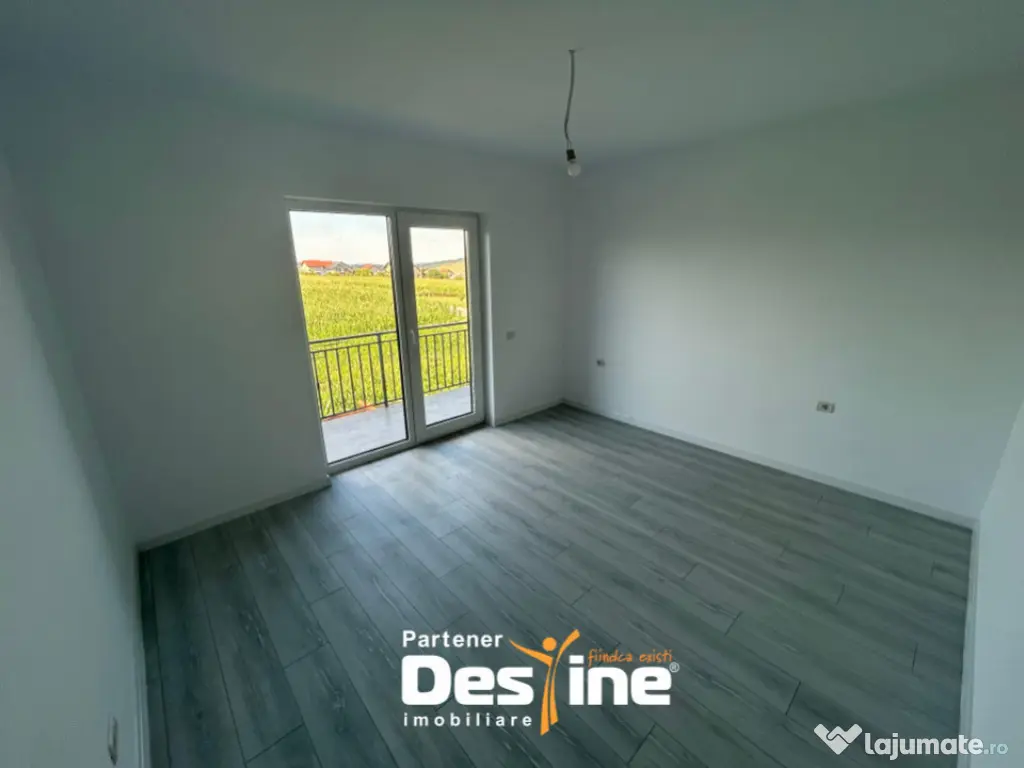 Casă Duplex 113mp utili P+1 2 locuri de parcare si curte 