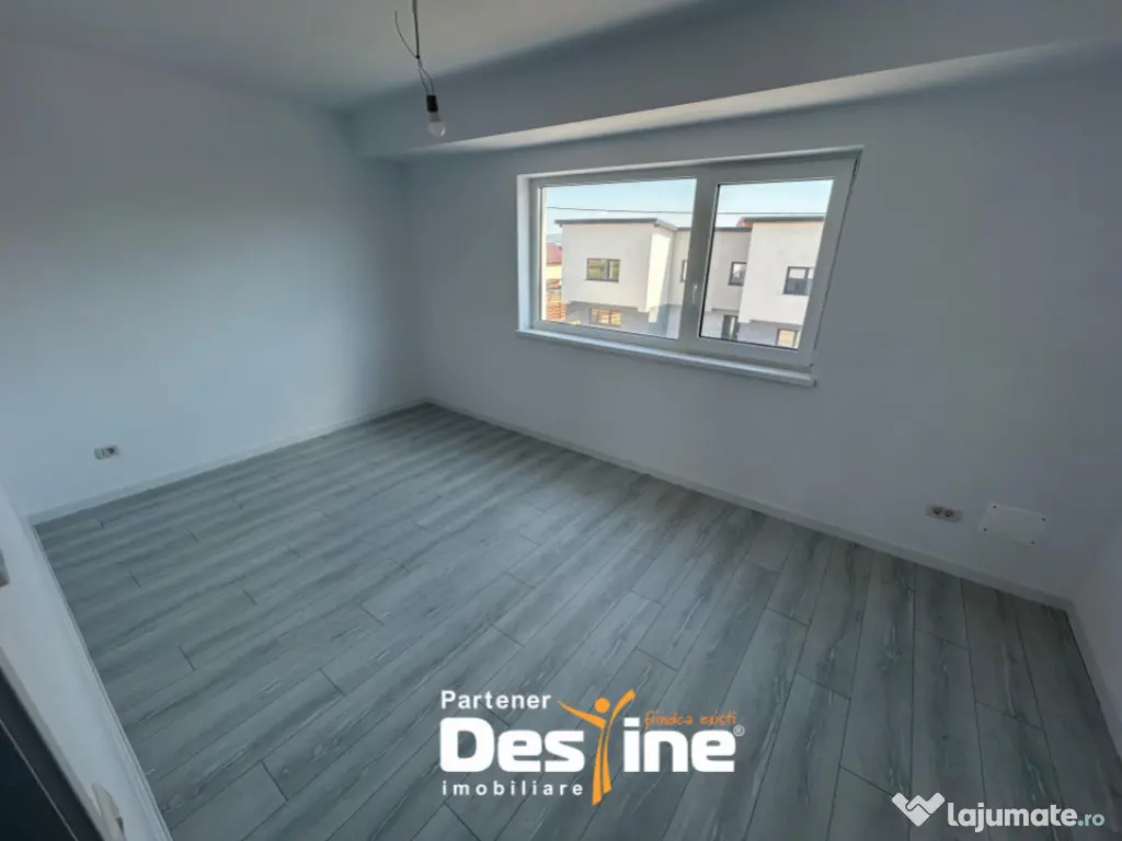 Casă Duplex 113mp utili P+1 2 locuri de parcare si curte 