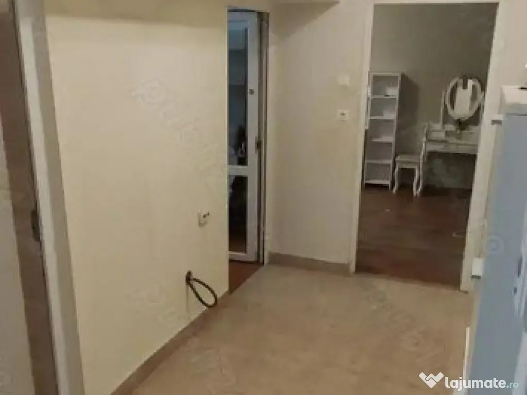 Inel 2, apartament 3 camere, etaj 1, gaze, vanzari Constanta