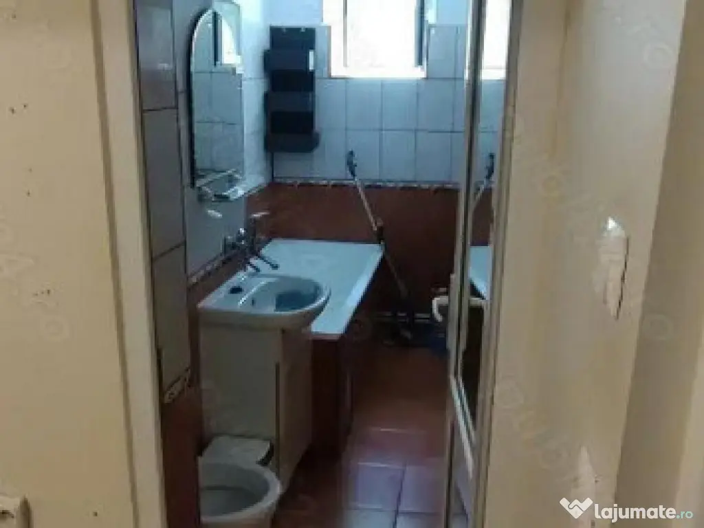 Inel 2, apartament 3 camere, etaj 1, gaze, vanzari Constanta