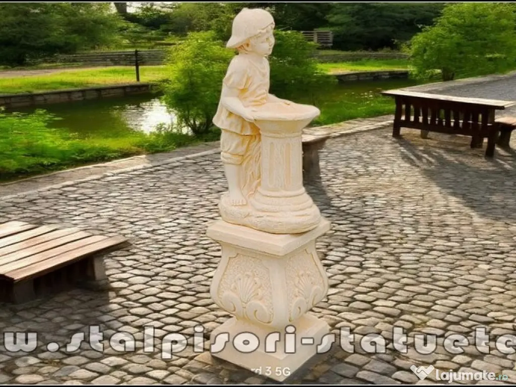 Set stativ cu copil la cișmea, galben patinat, model S27-S93. 