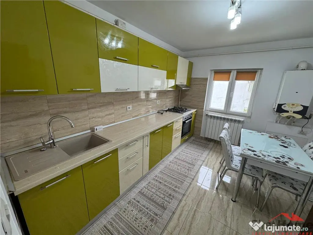 Ap 3 cam, 2 bai, parcare proprie, renovat, ultracentral - Pi 