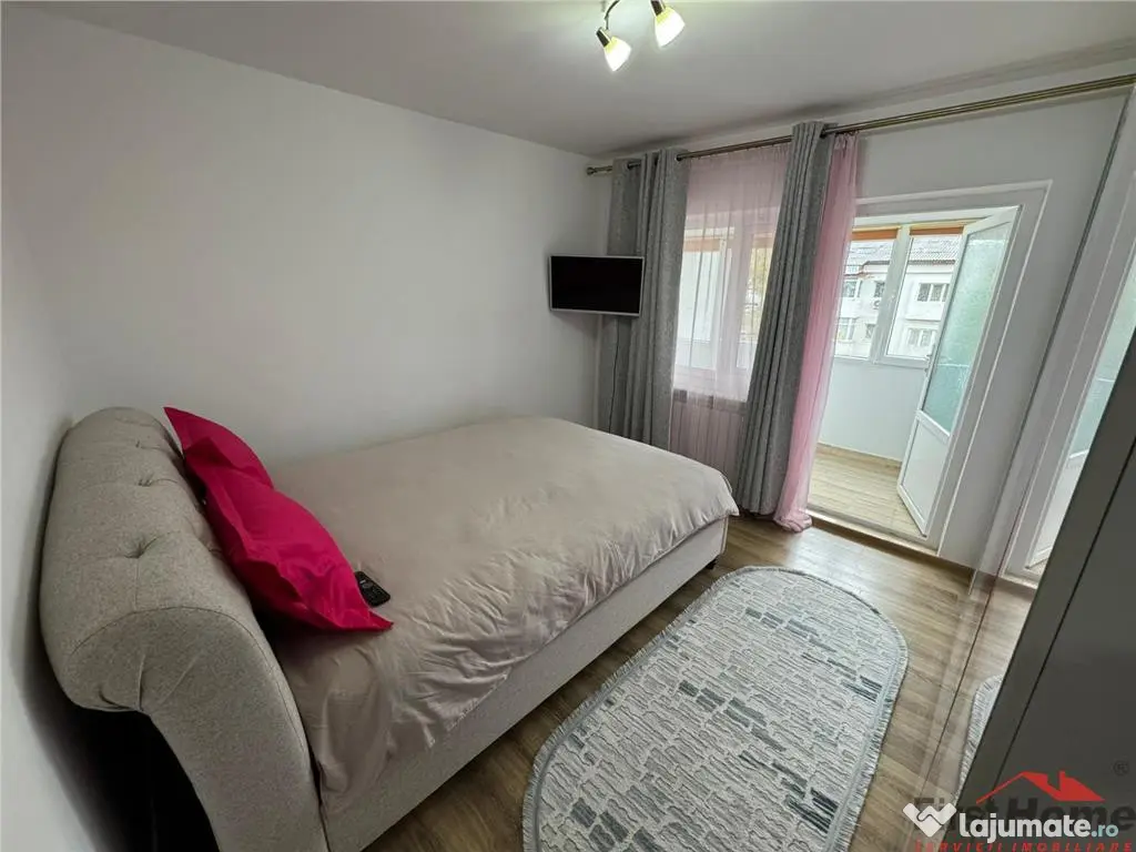 Ap 3 cam, 2 bai, parcare proprie, renovat, ultracentral - Pi 