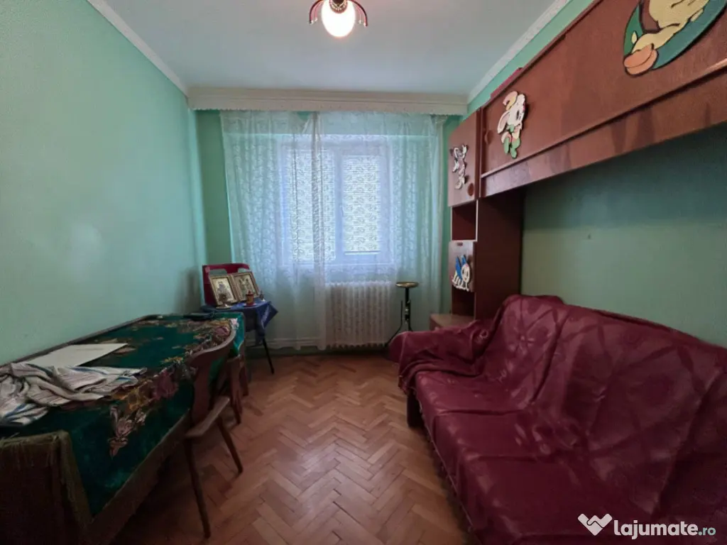 - Apartament 3 camere confort 1 decomandat, Plantelor, etaj