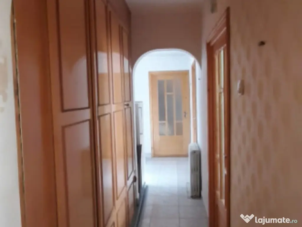 - Apartament 3 camere confort 1 decomandat, Plantelor, etaj