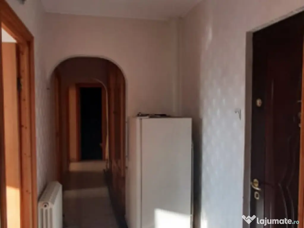 - Apartament 3 camere confort 1 decomandat, Plantelor, etaj