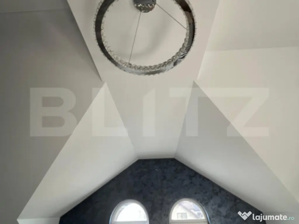 Vilă pentru pretențioși și teren 832mp la intrare în De