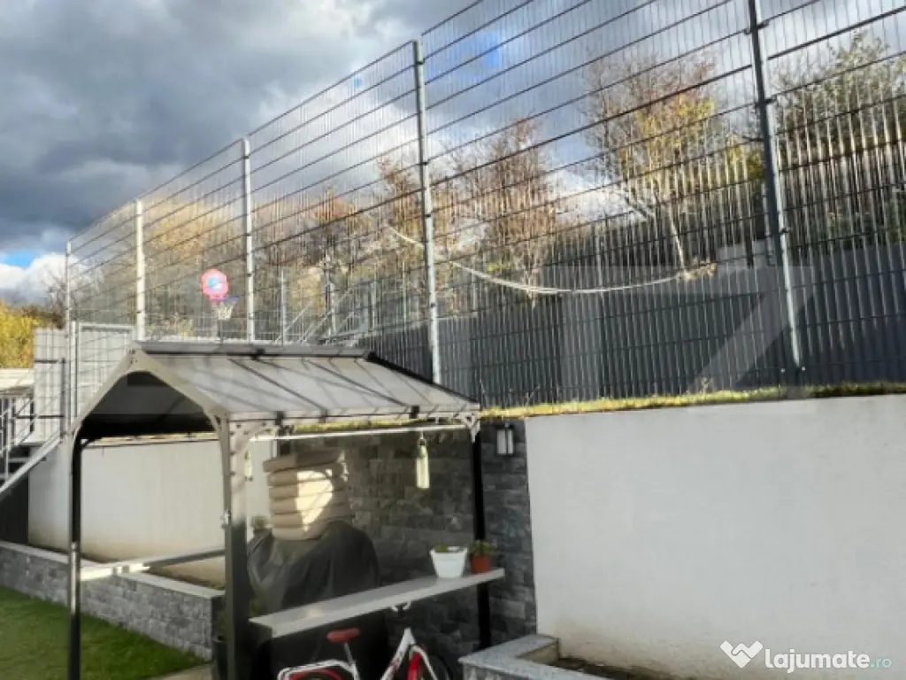 Vilă pentru pretențioși și teren 832mp la intrare în De