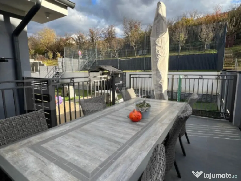 Vilă pentru pretențioși și teren 832mp la intrare în De