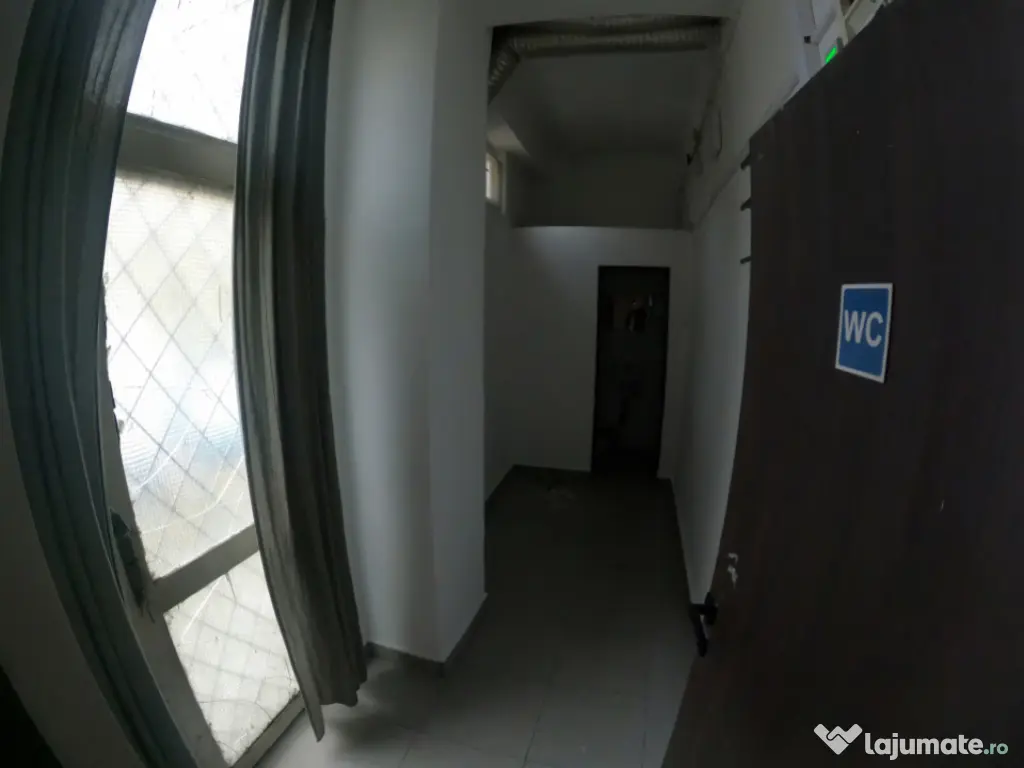 Spațiu Comercial de Închiriat 70 mp, Fațadă din Sticlă,