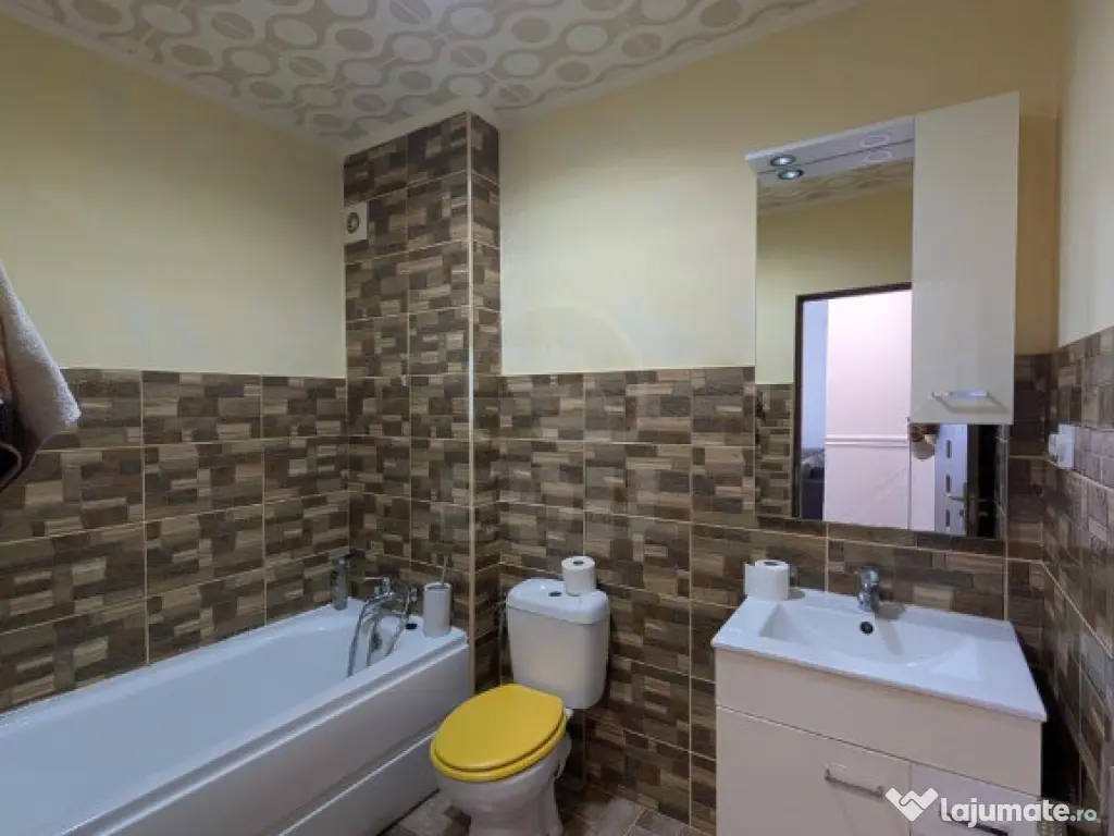 Apartament cu 3 camere,mobilat si utilat,zona Terra