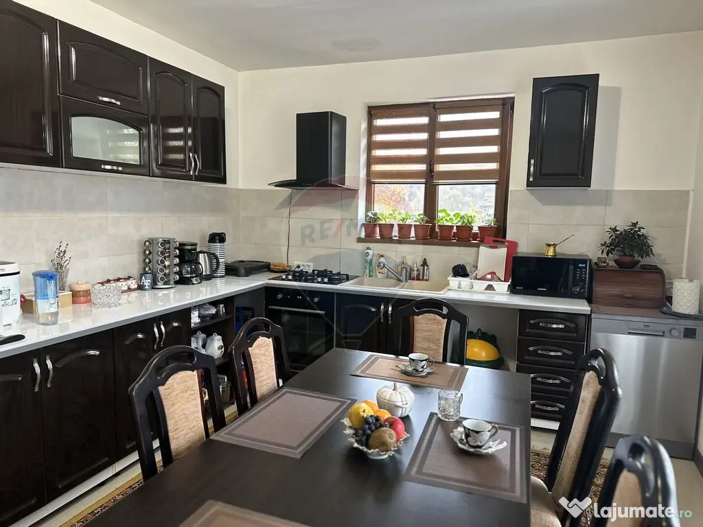 Casă / Vilă Girov Contesti 