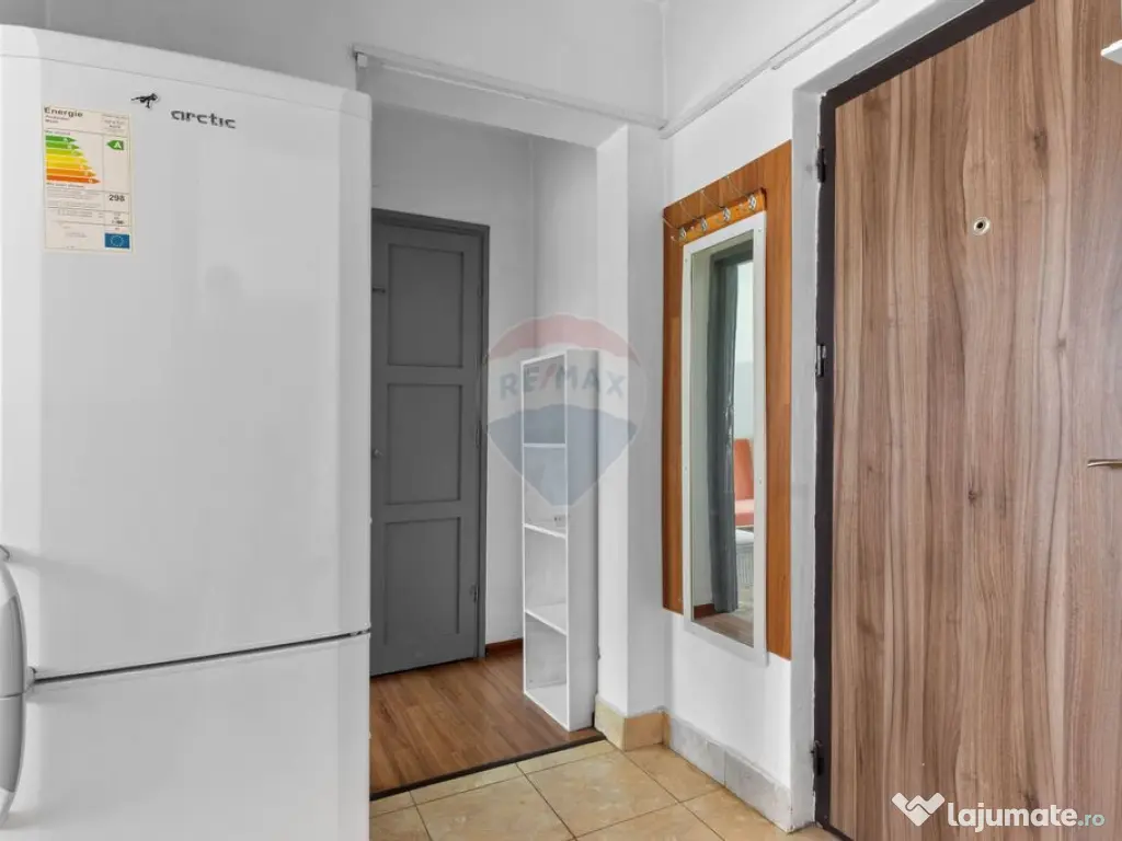 Apartament cu 3 camere de inchiriat- zona Vlaicu 