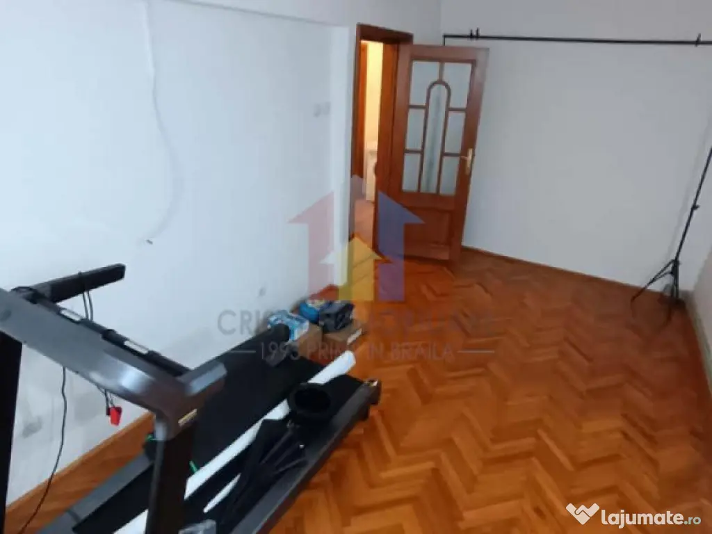 3 camere, parter cu balcon 14 m, Semimobilat, Garii