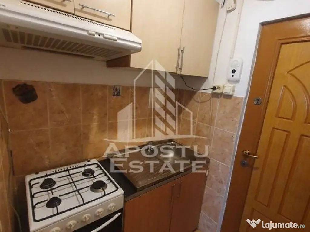 Garsoniera de inchiriat zona Lipovei 20mp 