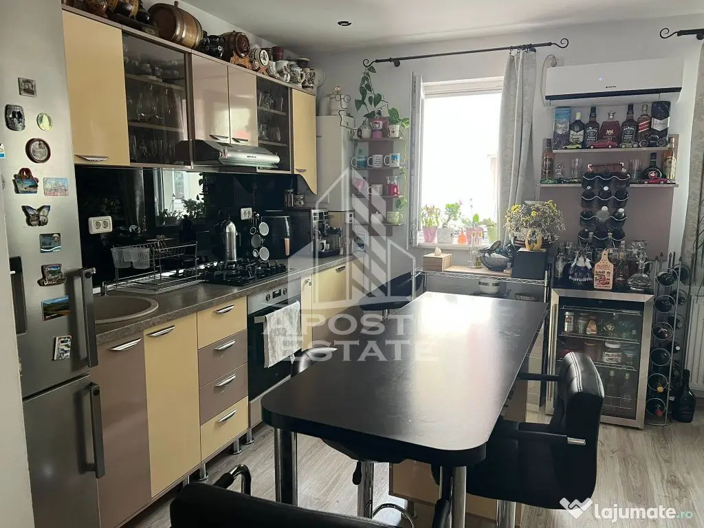 Apartament cu 2 camere complet mobilat si utilat la etaju... 