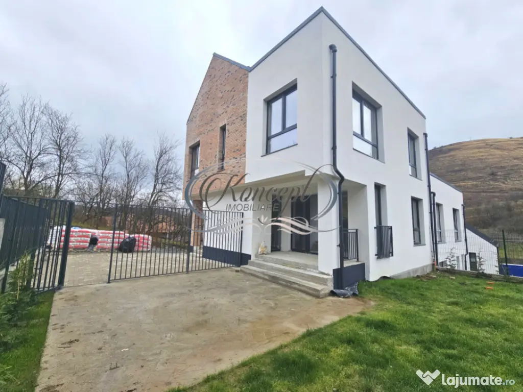 Locuinta spatioasa in ansamblu restrans din Tauti