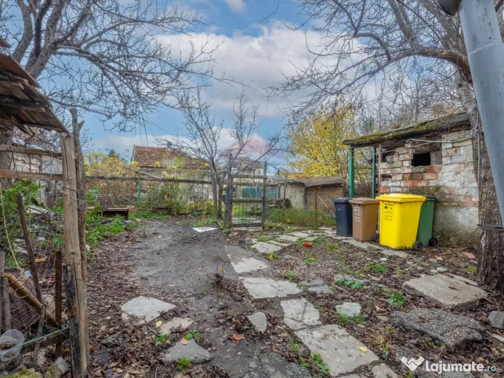 Casa cu teren 454 mp - zona Uta 