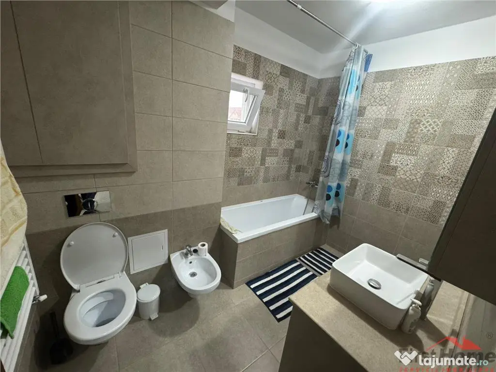 Ap 3 cam, etaj 1, bloc nou, zona Scoala 5, Lic Unirea, parca 