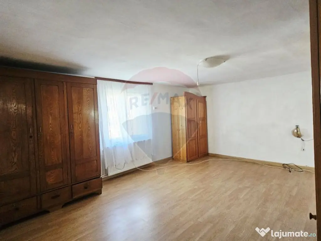 Apartament cu 3 camere de vânzare în zona Central 