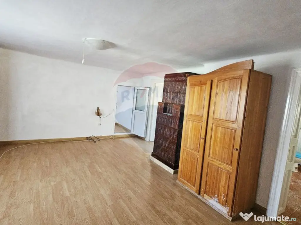 Apartament cu 3 camere de vânzare în zona Central 