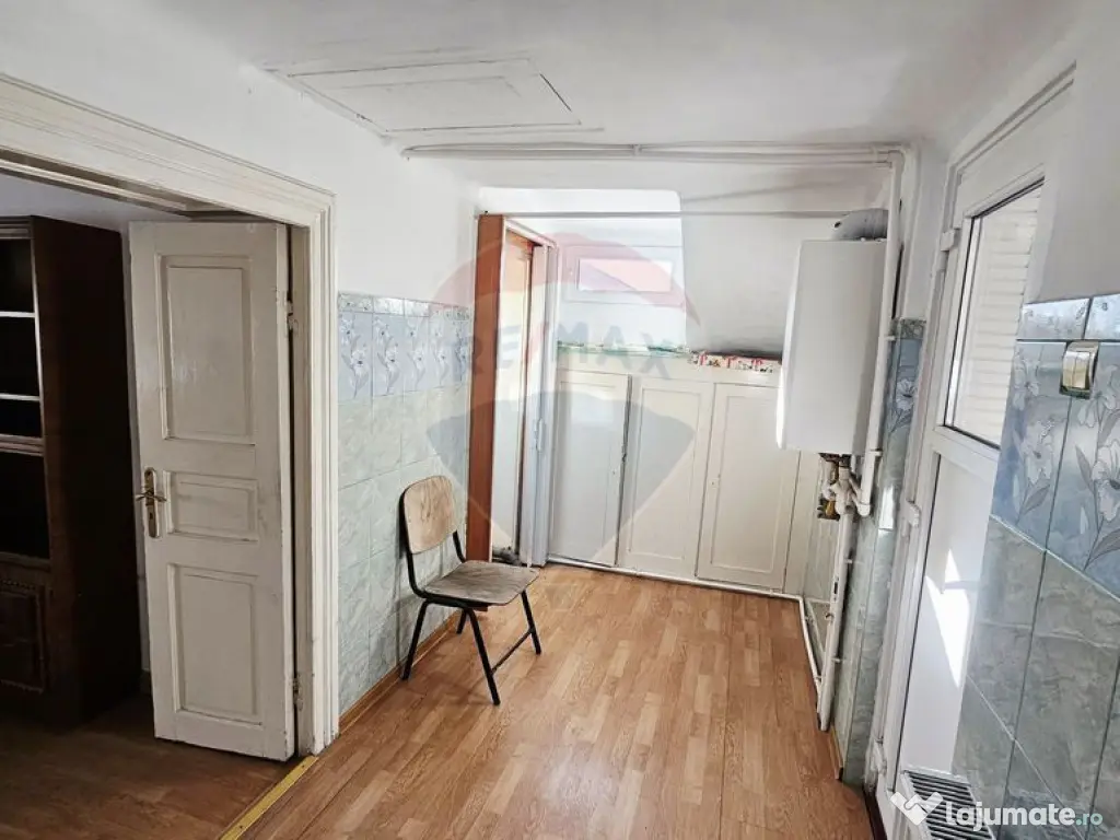Apartament cu 3 camere de vânzare în zona Central 