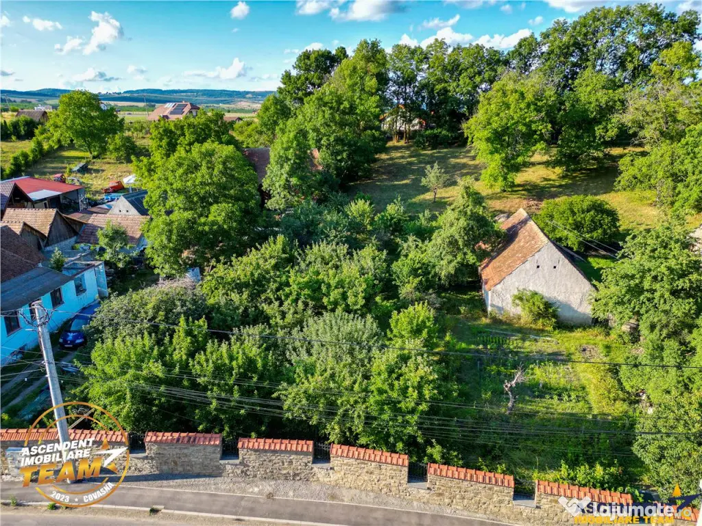 FILM! Peste 1.500mp teren intravilan, zona de case, acces fa