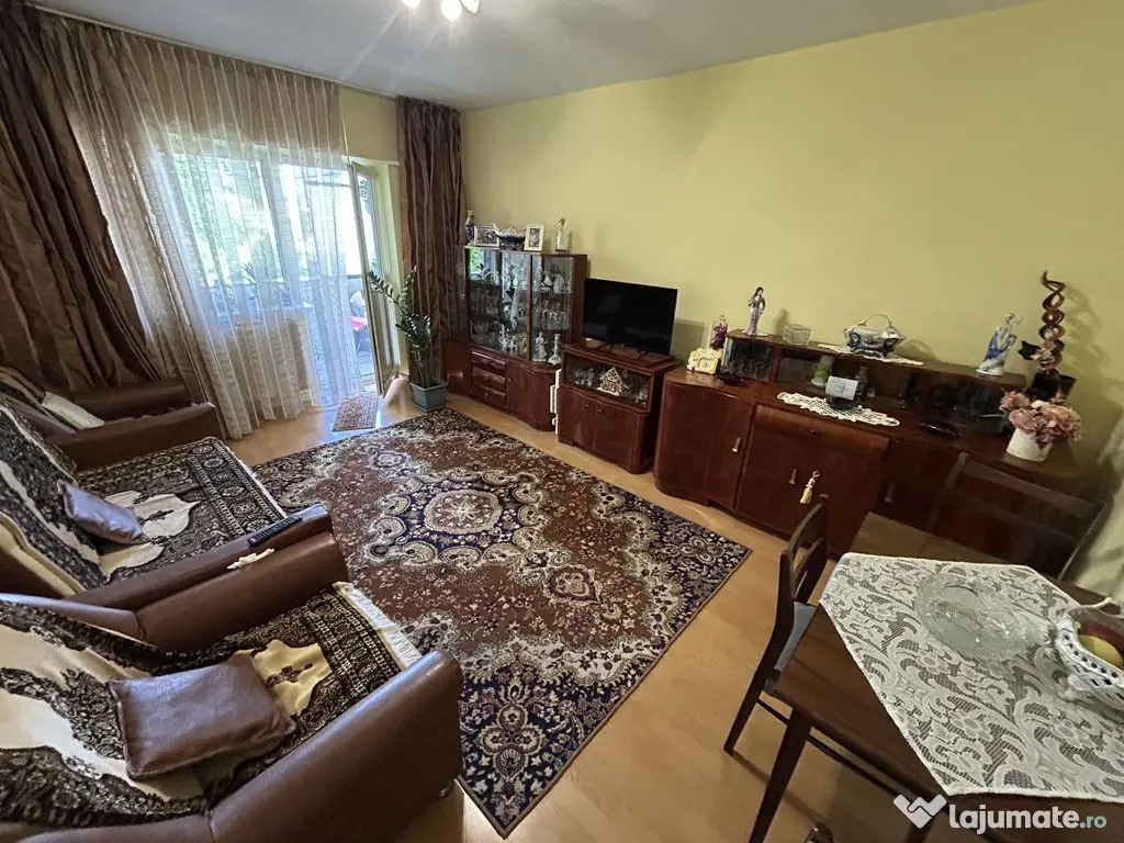 Apartament 3 camere zona Dacia 