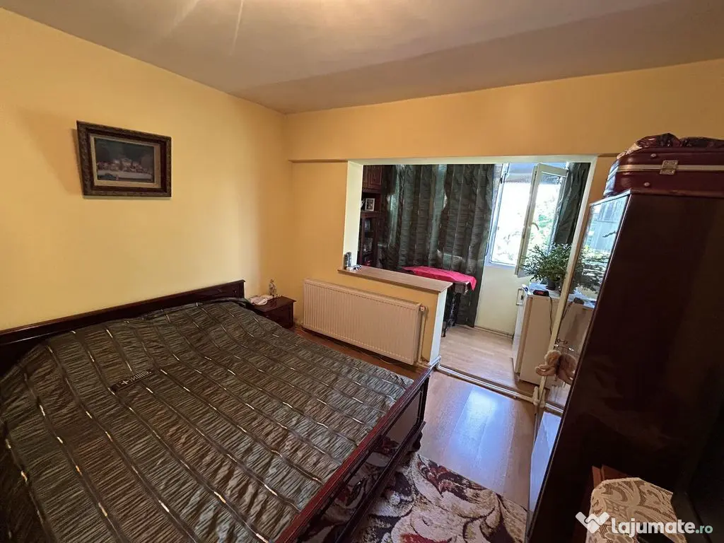 Apartament 3 camere zona Dacia 