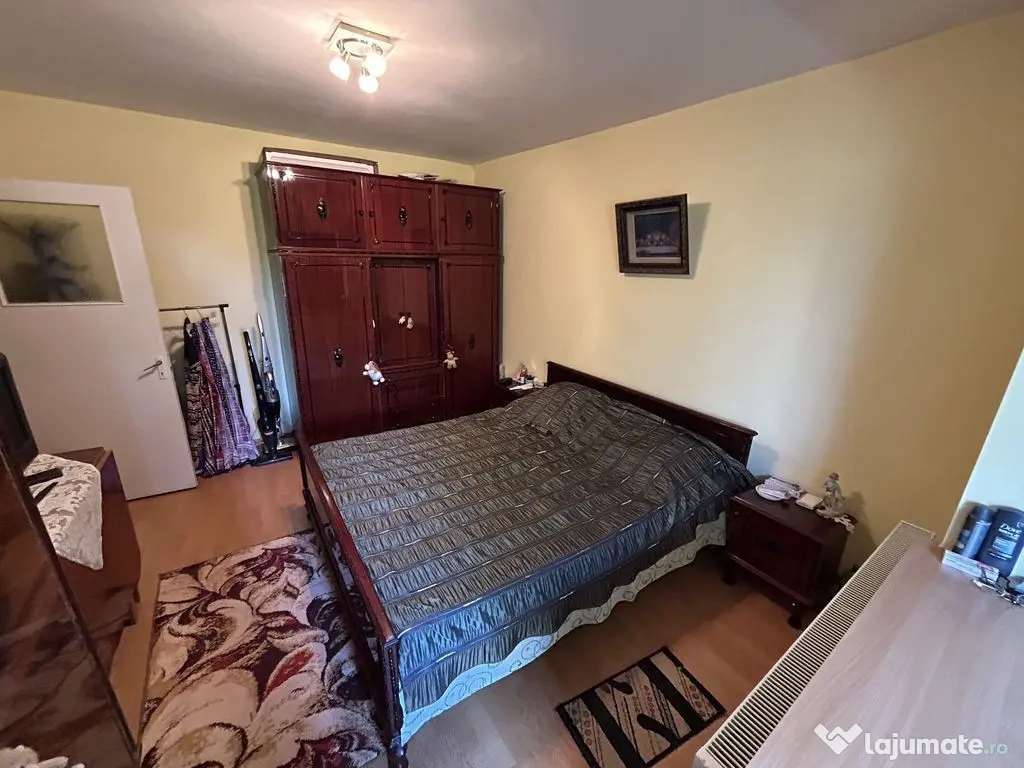 Apartament 3 camere zona Dacia 