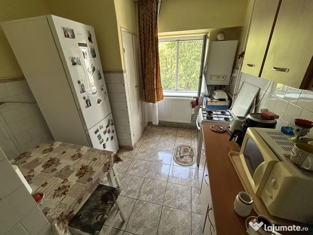 Apartament 3 camere zona Dacia 