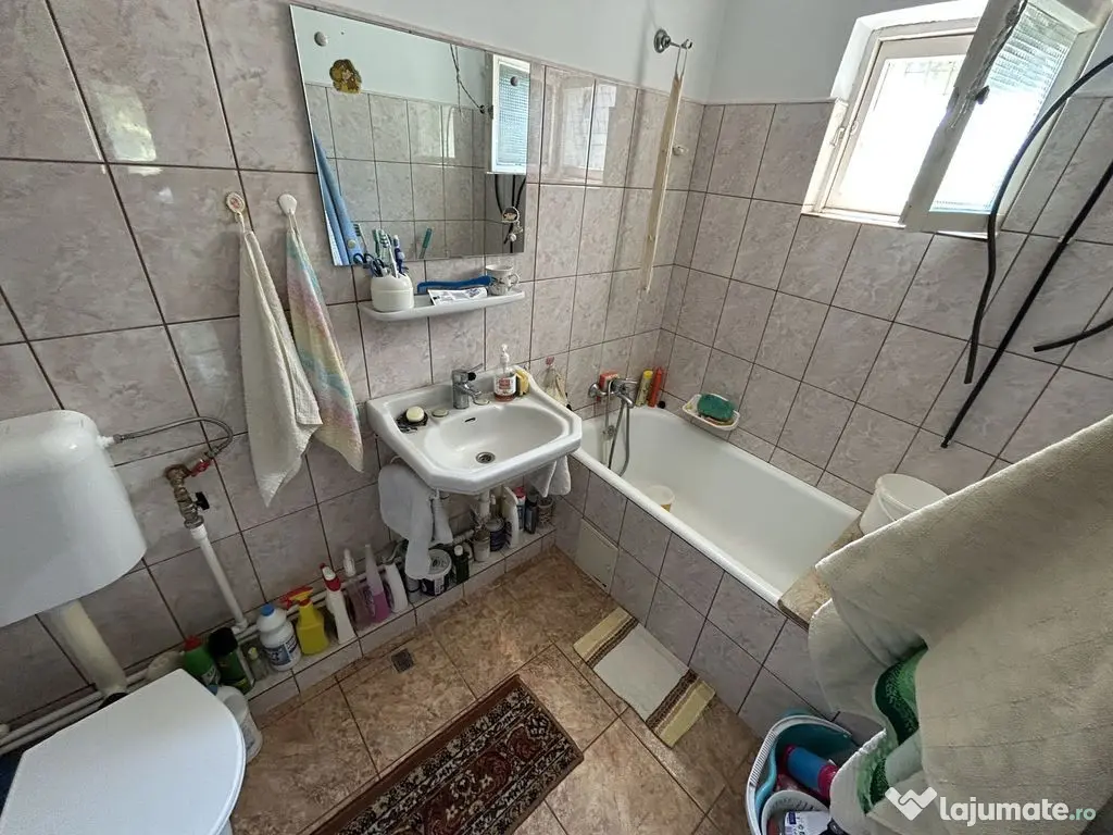 Apartament 3 camere zona Dacia 