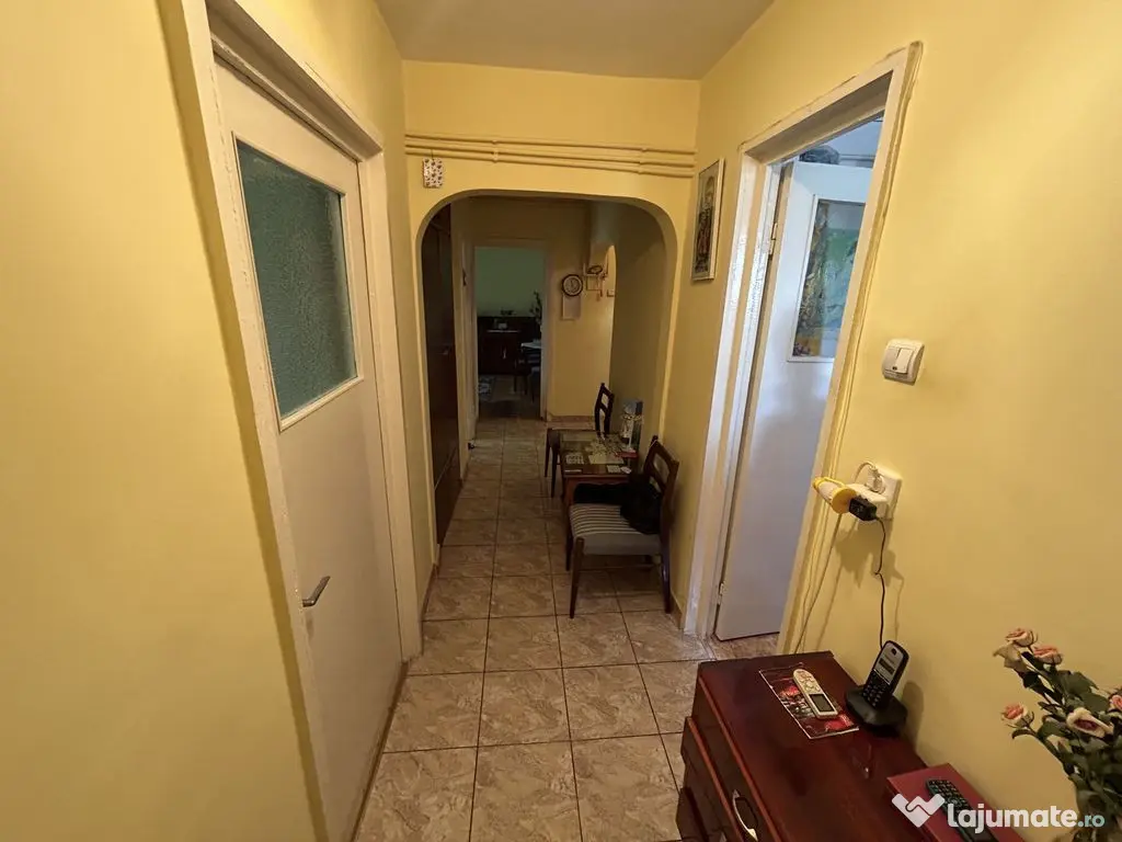 Apartament 3 camere zona Dacia 