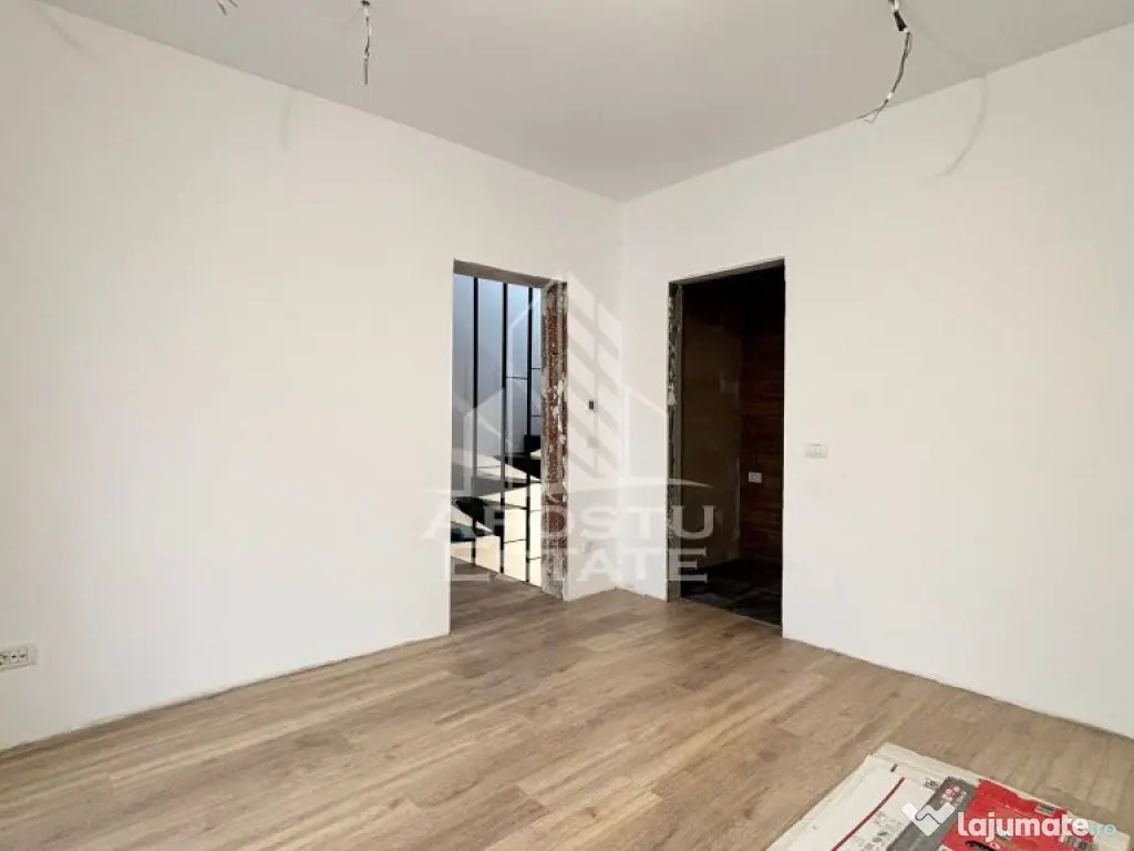 Casa individuala in zona Buziasului, carport