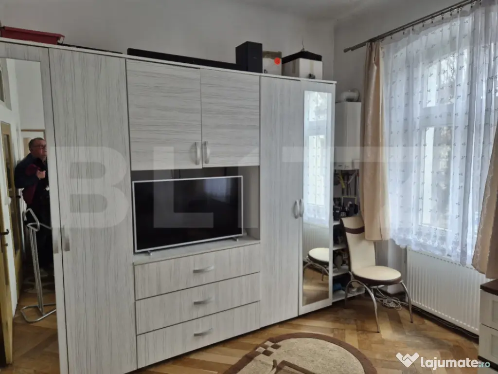 Apartament 2 camere, 45 mp, cu grădină și parcare – în