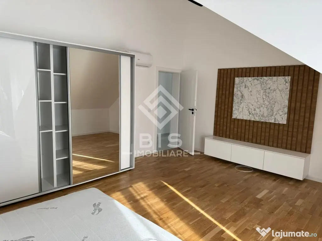 Apartament de inchiriat 4 camere - Bulevardul Republicii