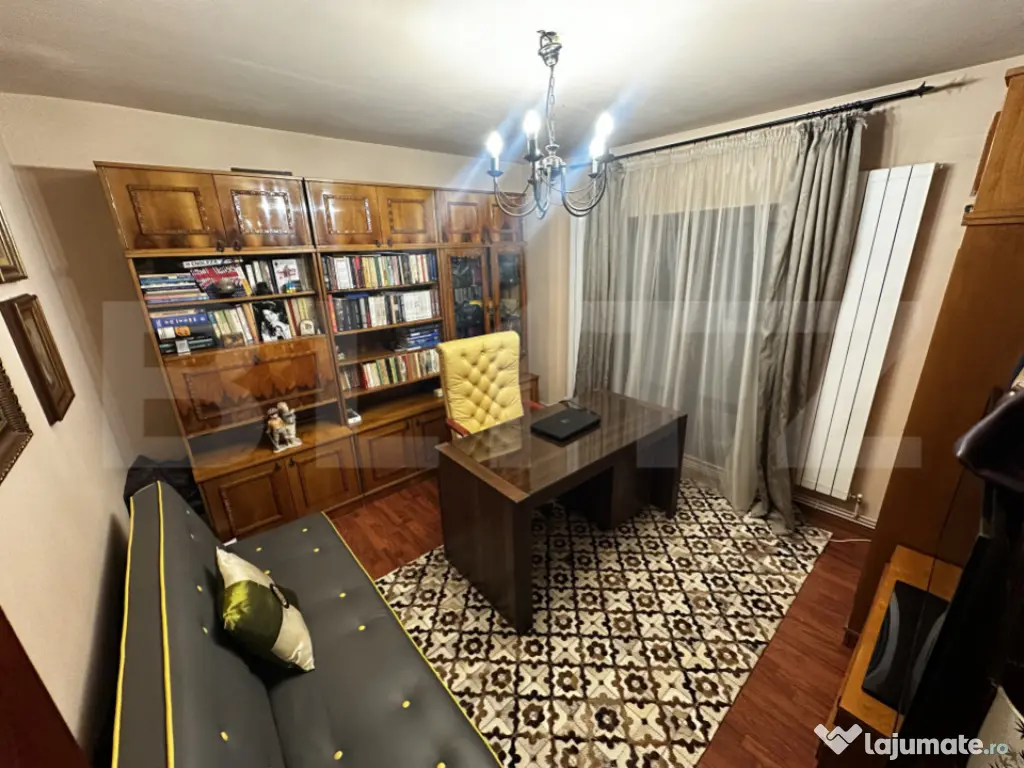 Apartament 3 camere, decomandat, 74 mp, zona Liceul Tudor Ar