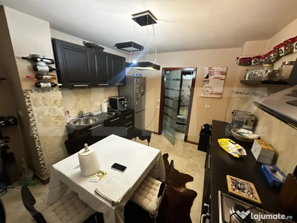 Apartament 3 camere, decomandat, 74 mp, zona Liceul Tudor Ar