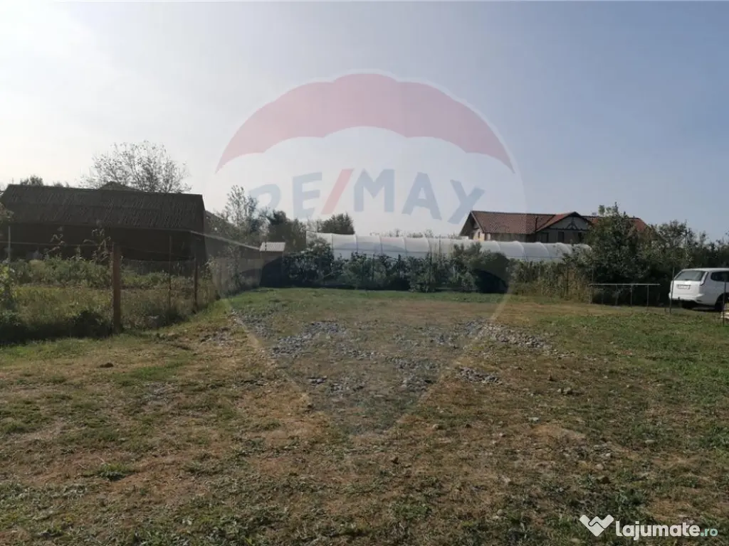 Casă la rosu spre vânzare, Busag, acces privat