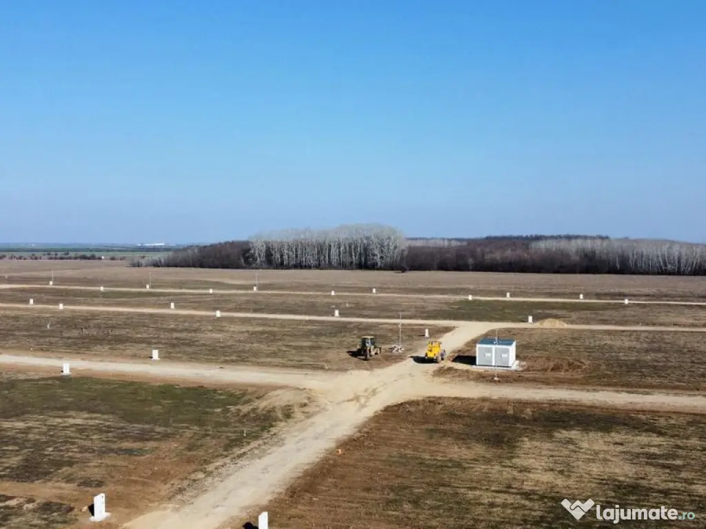 Loturi de teren 638 mp - curent tras la teren - Crevedia 