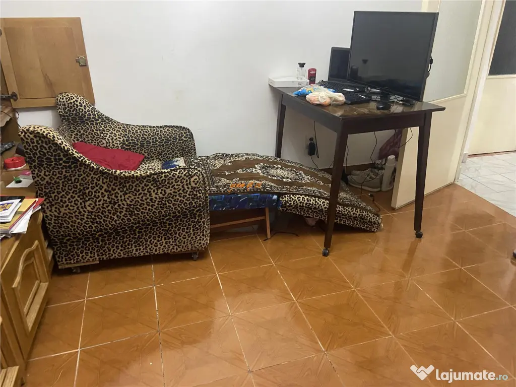 Apartament 3 camere , zona cartier Sud , decomandat, 54 mp