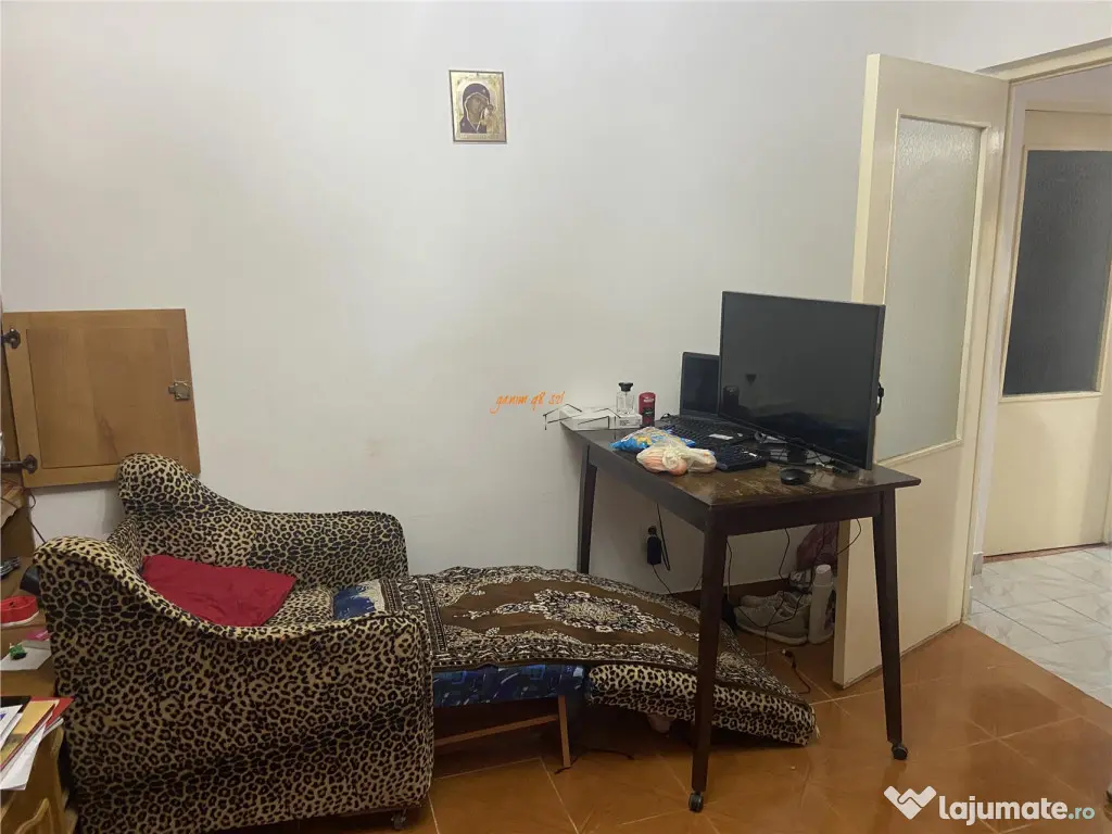 Apartament 3 camere , zona cartier Sud , decomandat, 54 mp