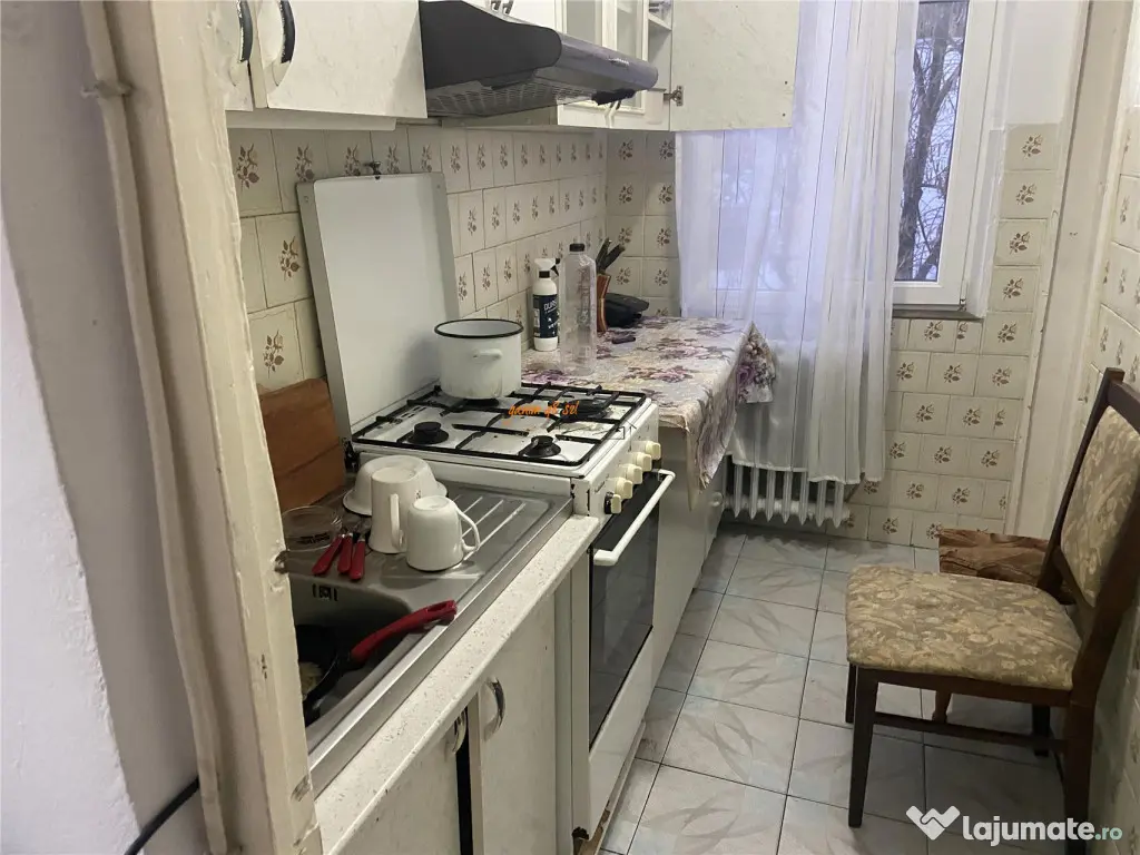 Apartament 3 camere , zona cartier Sud , decomandat, 54 mp