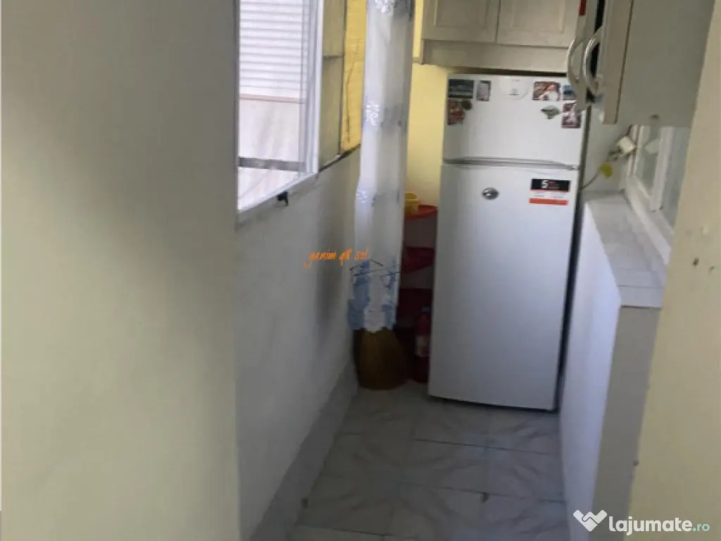 Apartament 3 camere , zona cartier Sud , decomandat, 54 mp