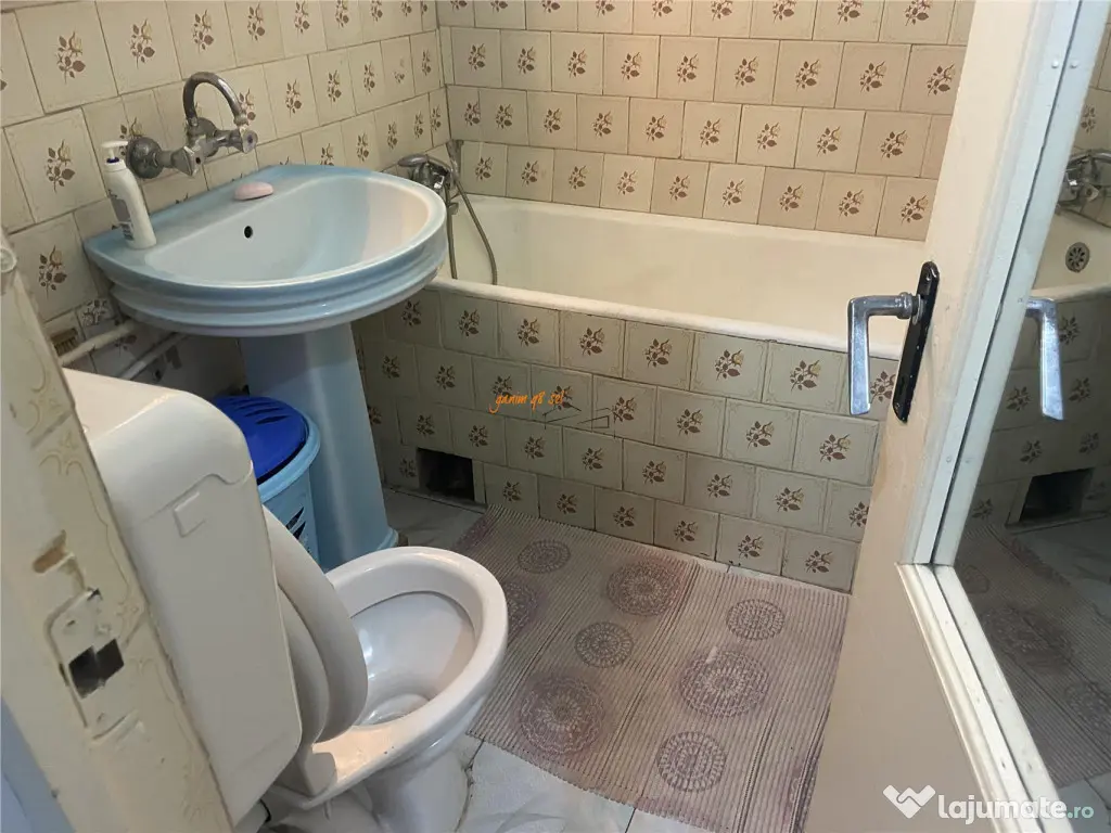 Apartament 3 camere , zona cartier Sud , decomandat, 54 mp