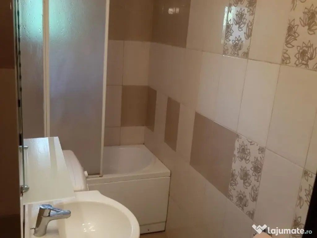 Garsoniera zona Titan 