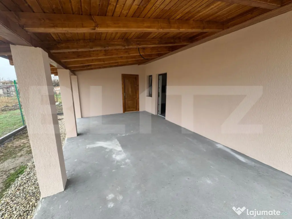 Casa cu 3 camere de vanzare , 100mp, teren 500 mp, in Lazuri