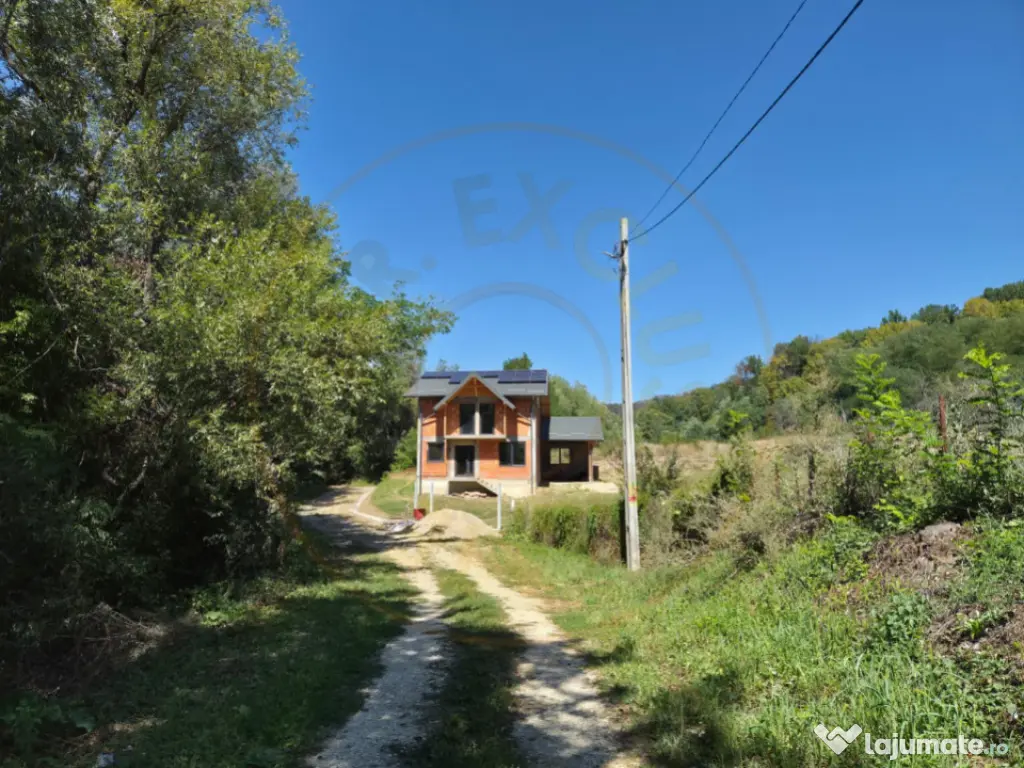 Casa P+1, Babana-Arges cu panouri si apa de izvor