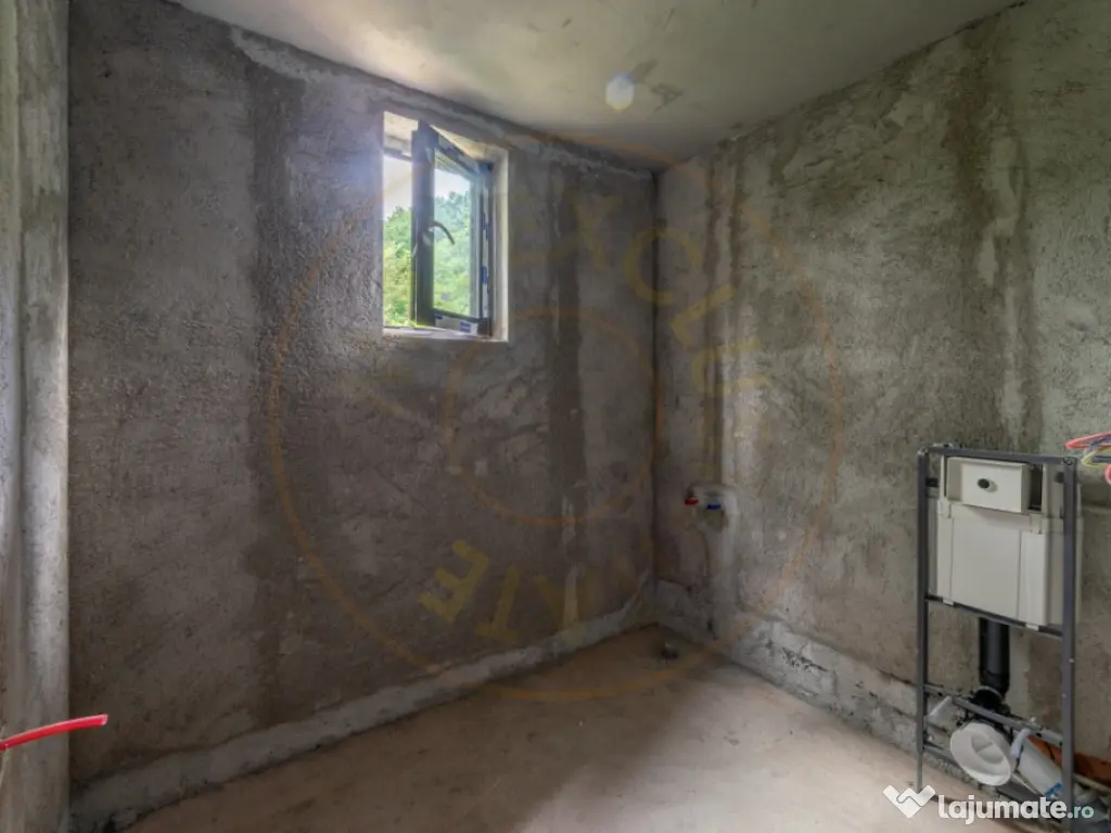 Casa P+1, Babana-Arges cu panouri si apa de izvor